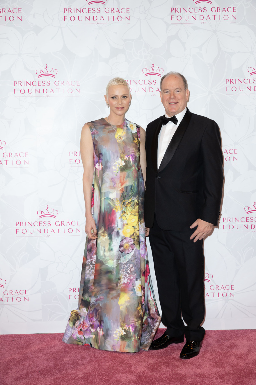 Ο Αλβέρτος του Μονακό για πρώτη φορά φωτογραφίζεται με τα παιδιά από πρώην ερωμένες του