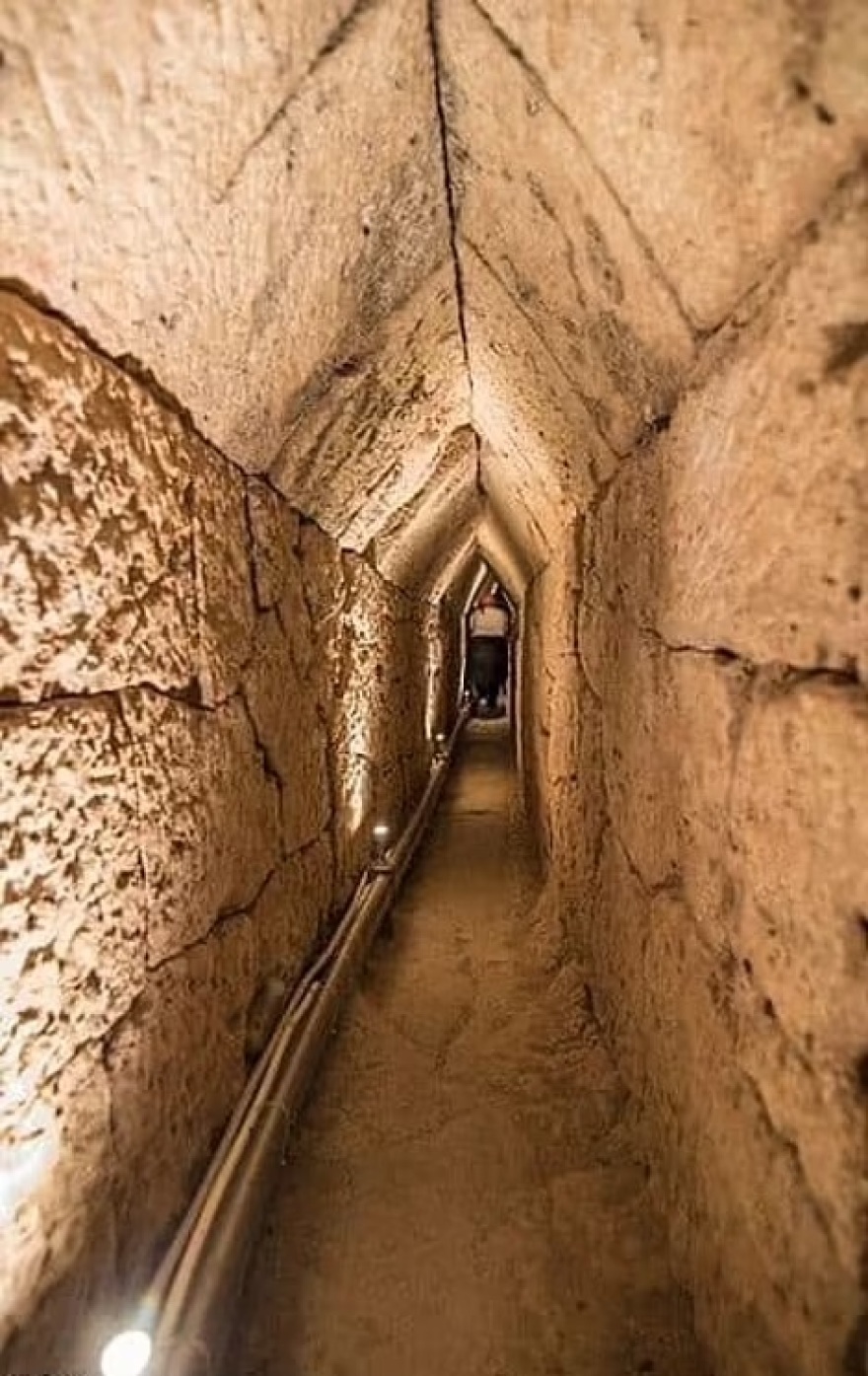 Αίγυπτος: Μεγάλη αρχαιολογική ανακάλυψη - Ελπίδες ότι βρέθηκε ο τάφος της Κλεοπάτρας