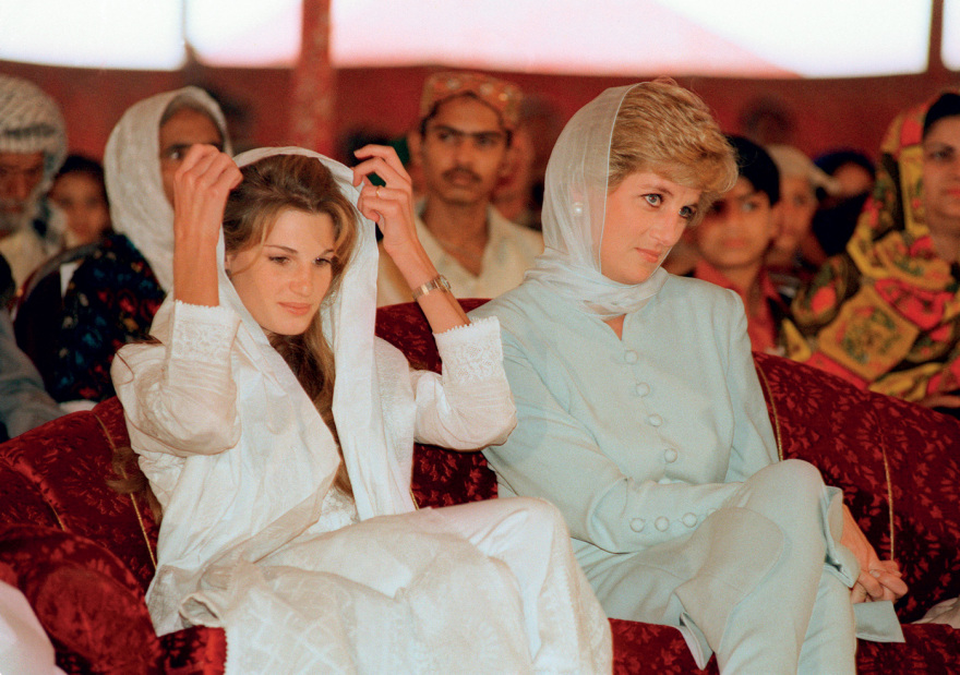 Το Στέμμα: Οι απιστίες, τα σκάνδαλα και το κενό της Ελισάβετ