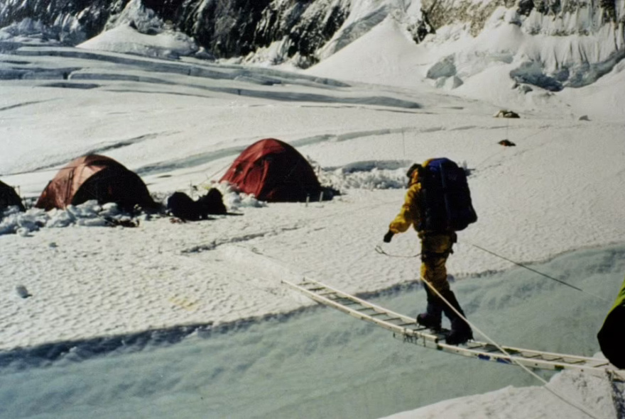 Η μυστική αποστολή του Μπέαρ Γκρίλις στο Έβερεστ για να βρει τον κουνιάδο της Πίπα Μίντλετον 