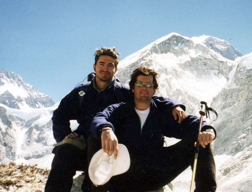 Η μυστική αποστολή του Μπέαρ Γκρίλις στο Έβερεστ για να βρει τον κουνιάδο της Πίπα Μίντλετον 