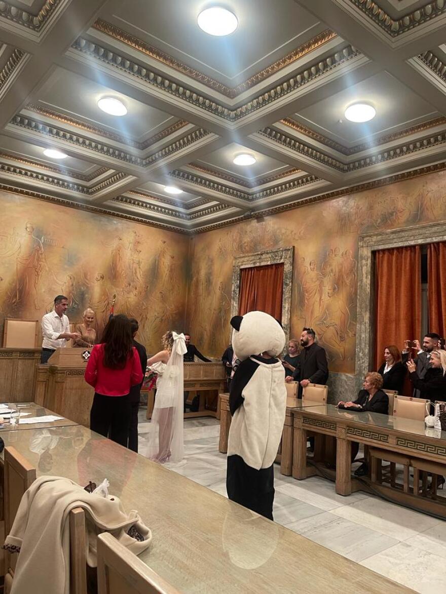 Κώστας Μπακογιάννης: Πάντρεψε ζευγάρι με κουμπάρο ένα... πάντα