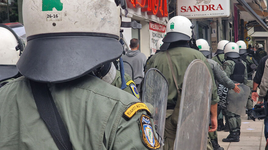 Απεργία: Μολότοφ και χημικά στο κέντρο της Θεσσαλονίκης μετά την πορεία - Τουλάχιστον οκτώ προσαγωγές