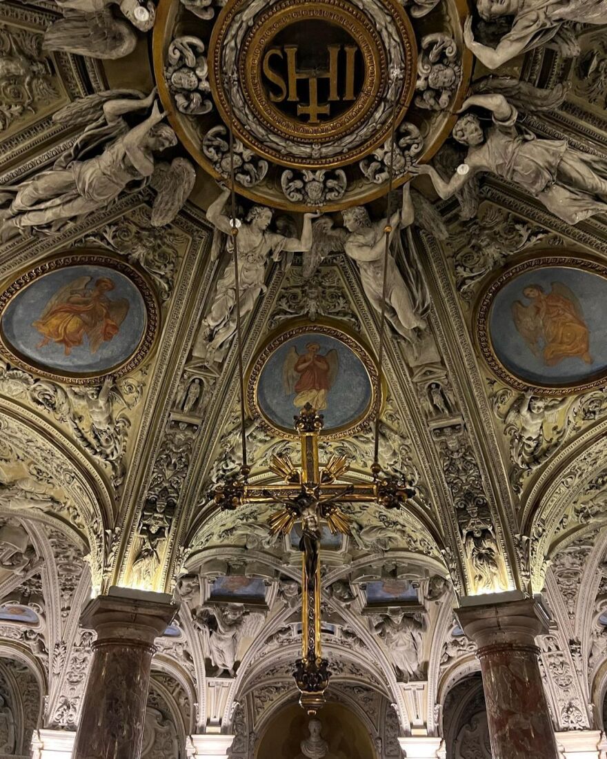 Κόρτνεϊ Καρντάσιαν: Δημοσίευσε φωτογραφίες από την πρόβα νυφικού που έκανε στην Ιταλία