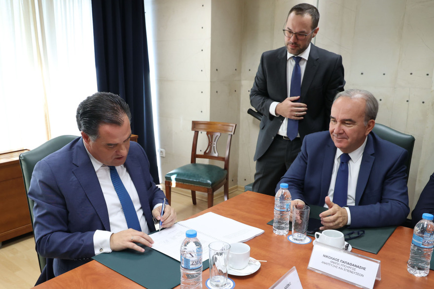 «Έπεσαν» οι υπογραφές για τα Ναυπηγεία Ελευσίνας - Τι προβλέπει η συμφωνία εξυγίανσης