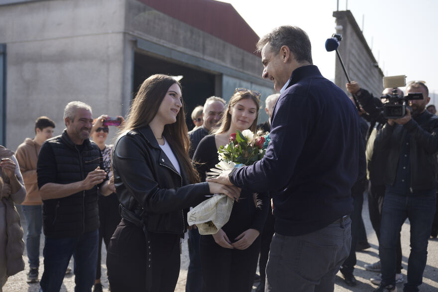 Μητσοτάκης: «Θα στηρίξουμε αγρότες, κτηνοτρόφους» - Τα έργα που ανακοίνωσε από την περιοδεία στην Πιερία