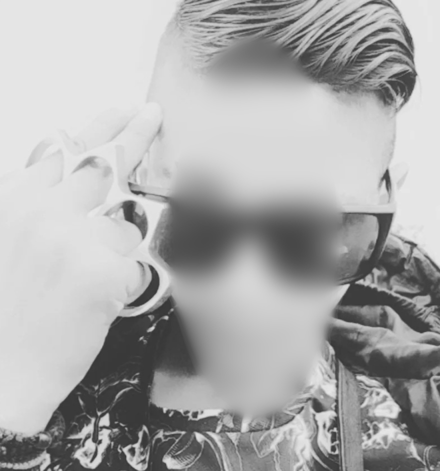 Κηφισιά: Μέλη «σκληρής» συμμορίας οι ανήλικοι που έσπειραν τον τρόμο - Ποζάρουν με σιδερογροθιές και αλυσίδες