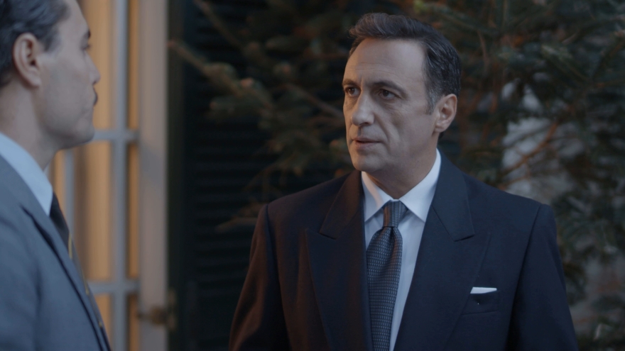 Παράδεισος των κυριών: Ο Πάρης κάνει μια μεγάλη αποκάλυψη στον Ντίνο