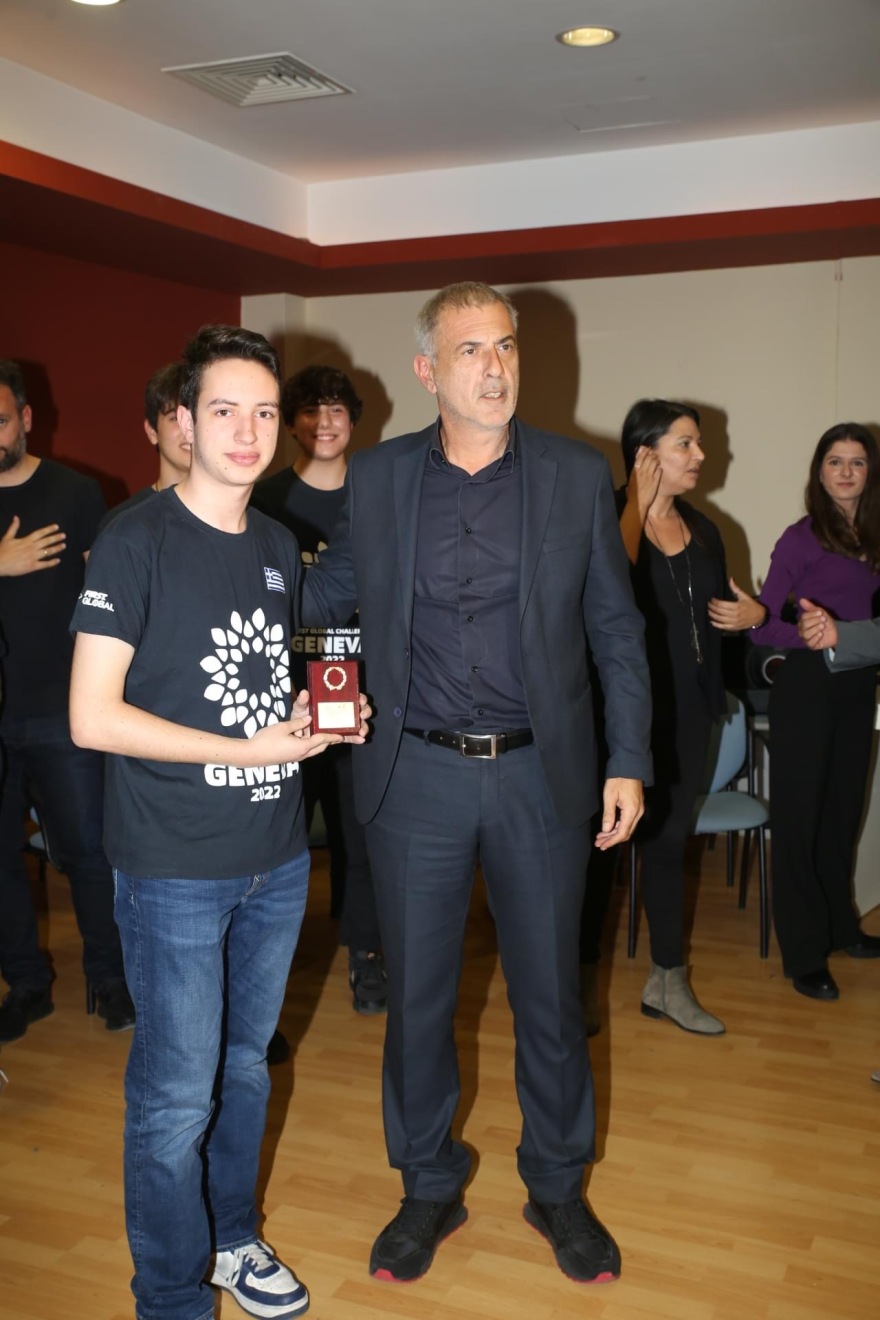 Βράβευση της εθνικής ομάδας ρομποτικής από τον Δήμο Πειραιά