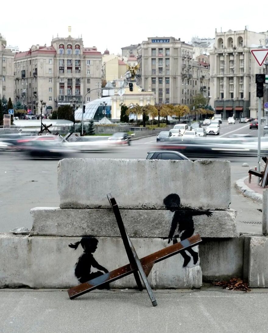 Πόλεμος στην Ουκρανία: Γκράφιτι του Μπάνκσι σε βομβαρδισμένο σπίτι στην Μποροντιάνκα - Δείτε φωτογραφίες