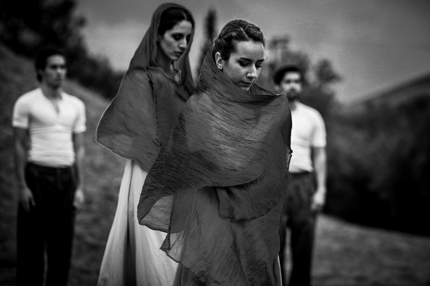 39ος Μαραθώνιος: Συγκίνηση στον Τύμβο του Μαραθώνα - Εικόνες από την τελετή έναρξης