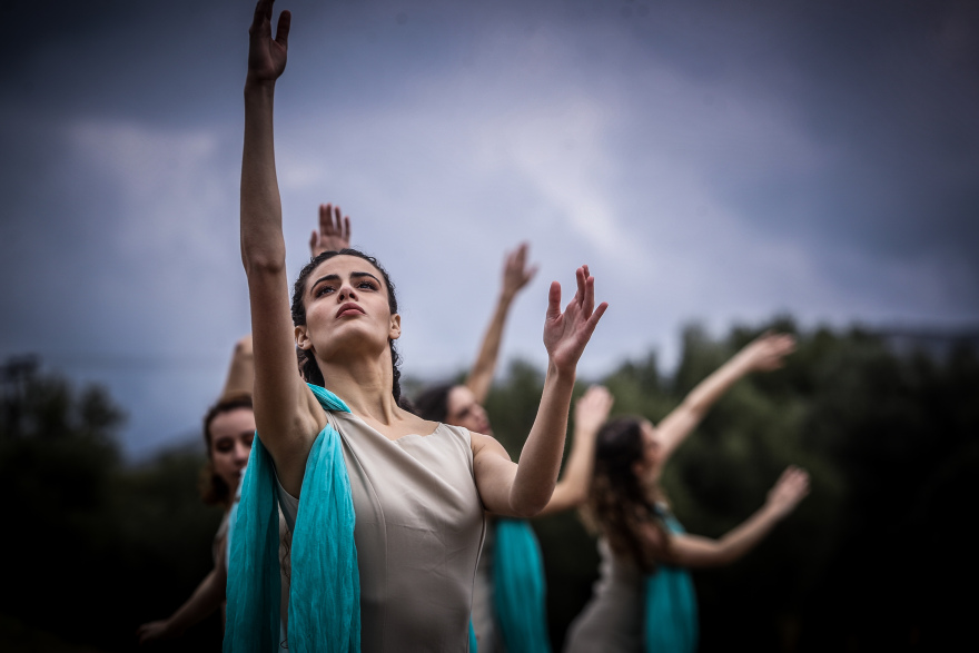 39ος Μαραθώνιος: Συγκίνηση στον Τύμβο του Μαραθώνα - Εικόνες από την τελετή έναρξης