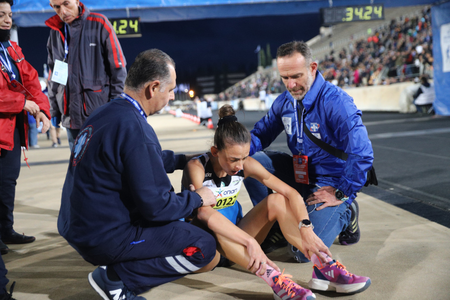 39ος Μαραθώνιος: Χιλιάδες δρομείς κατέκλυσαν την Αθήνα για τα 10 χλμ  - Οι στιγμές που ξεχώρισαν (φωτογραφίες)