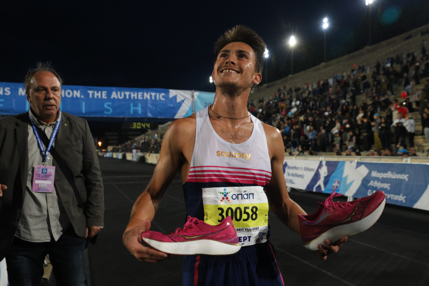39ος Μαραθώνιος: Χιλιάδες δρομείς κατέκλυσαν την Αθήνα για τα 10 χλμ  - Οι στιγμές που ξεχώρισαν (φωτογραφίες)