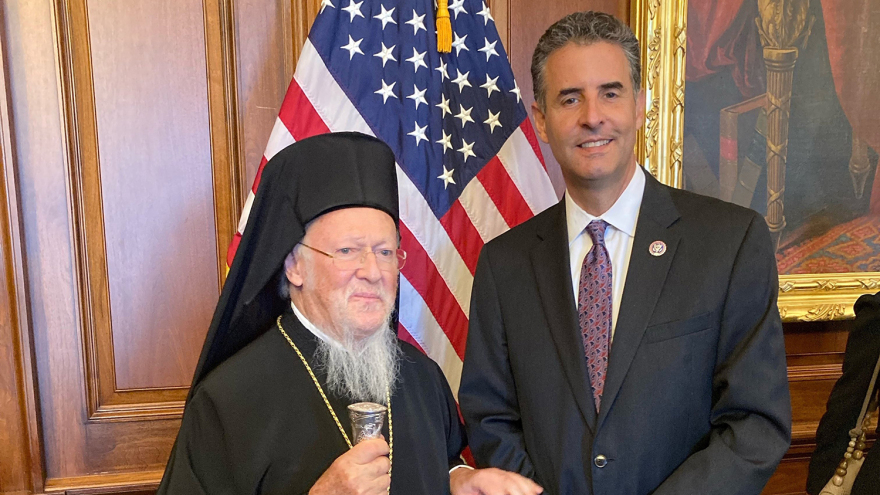 Ενδιάμεσες εκλογές ΗΠΑ: Θρίαμβος για την ελληνική ομογένεια - Οι συμμαχίες που οδήγησαν στη νίκη-«κλειδί» του Φέτερμαν