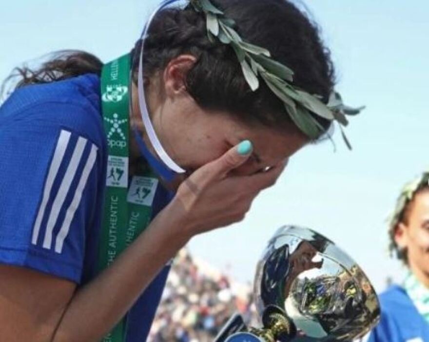 39ος Αυθεντικός Μαραθώνιος - Μαρέβα Γκραμπόφσκι: «Νενικήκαμεν με σκληρή δουλειά» είπε για τους δρομείς