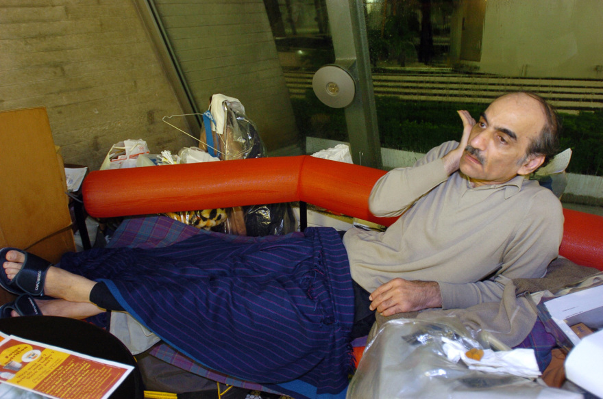 Ήθελε να τον αποκαλούν «Σερ Άλφρεντ», έπασχε από ψυχική ασθένεια - Ποιος ήταν ο Ιρανός «Τομ Χανκς» του «Σαρλ ντε Γκολ»