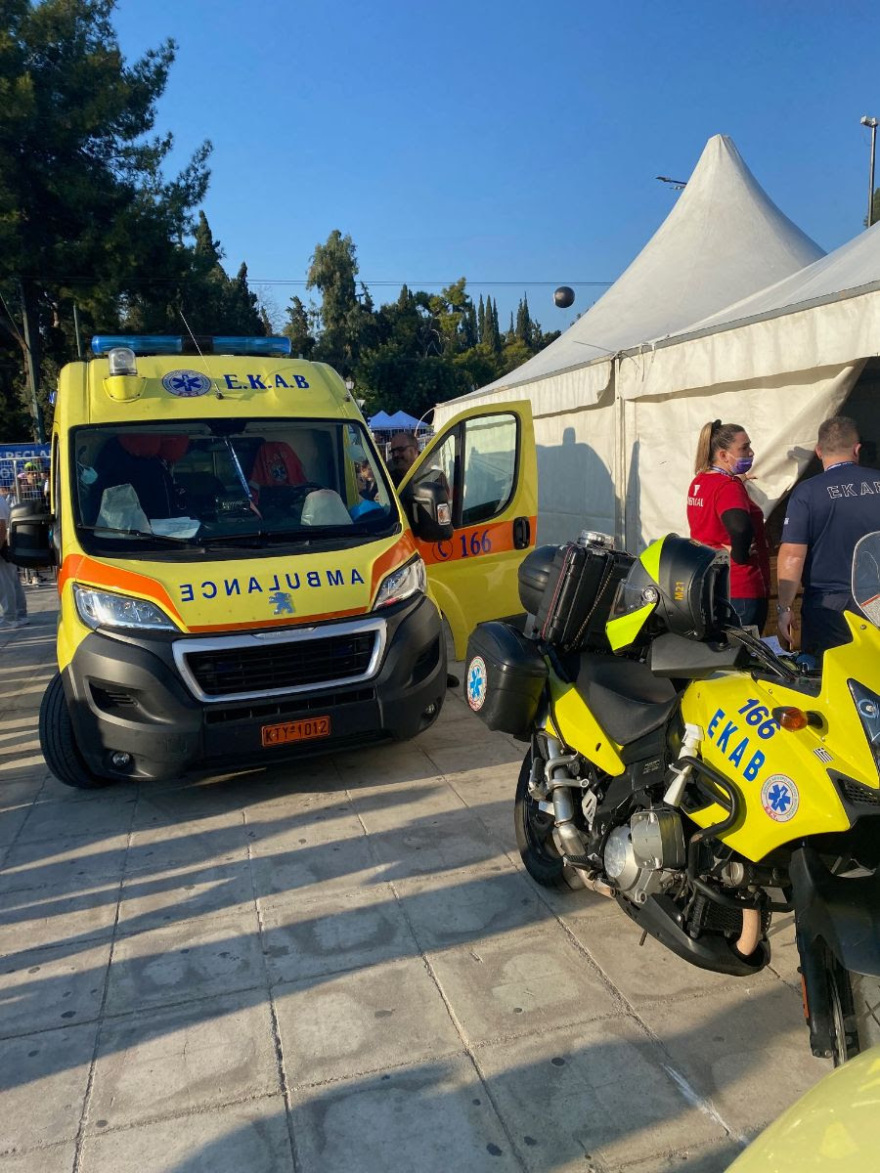 39ος Αυθεντικός Μαραθώνιος: Πρώτες βοήθειες σε 1.342 αθλητές έδωσε σήμερα το ΕΚΑΒ