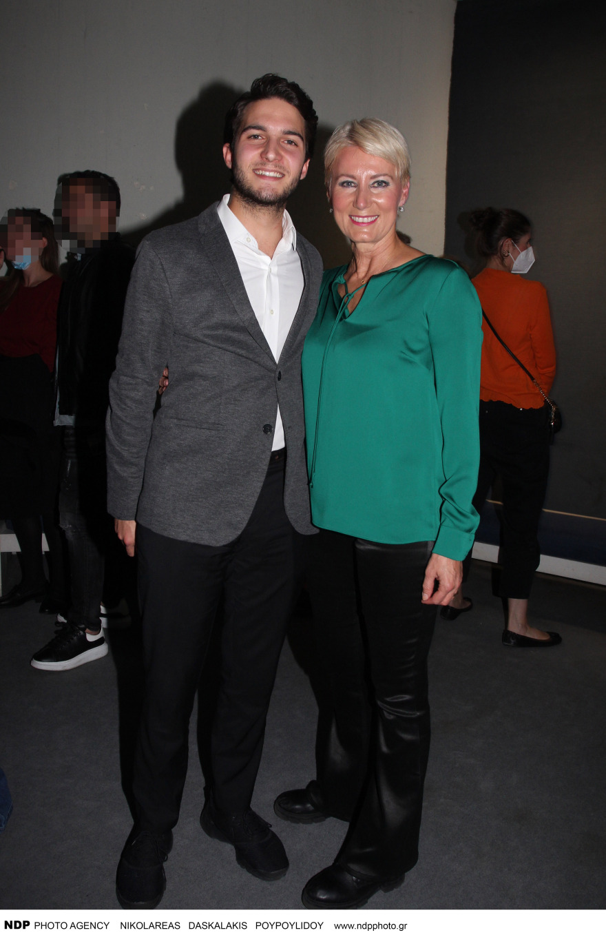 Νατάσσα Παζαΐτη: Πρωταγωνίστρια στη «Θεία από το Σικάγο» - Δείτε φωτογραφίες