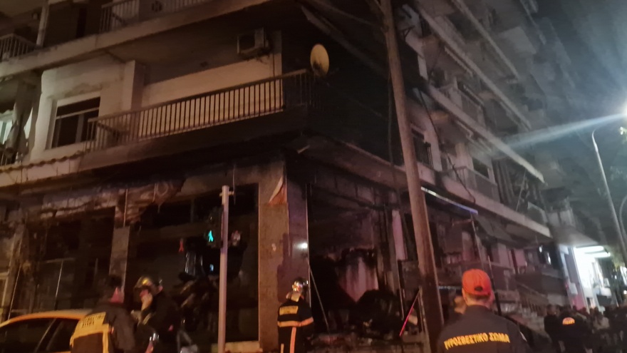Θεσσαλονίκη: Φωτιά σε κατάστημα στη λεωφόρο Κωνσταντίνου Καραμανλή