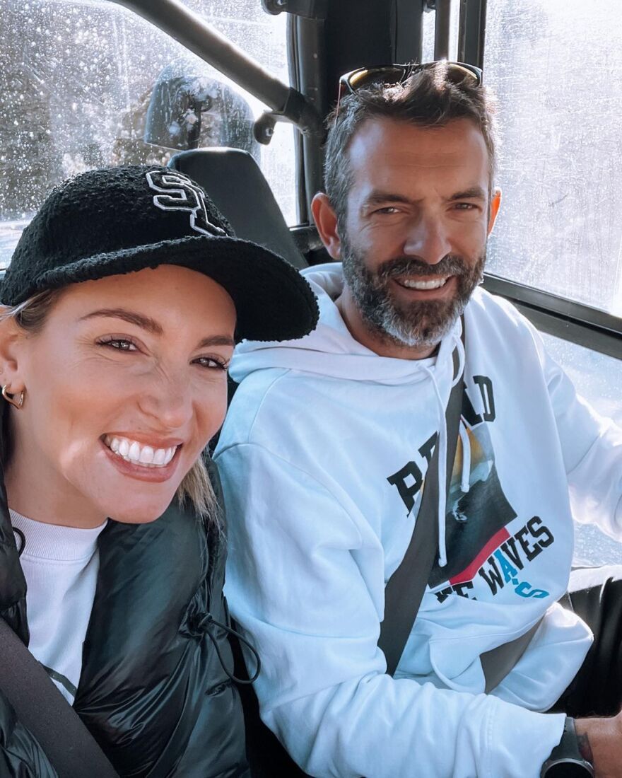 Αθηνά Οικονομάκου: Εύχεται στον Φίλιππο Μιχόπουλο για τη γιορτή του με τρυφερές τους φωτογραφίες