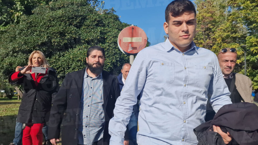 Θεσσαλονίκη: Αναβλήθηκε για τις αρχές Μαΐου η δίκη των «εξορκιστών» - «Κυνηγητό» με δημοσιογράφους στο δικαστήριο