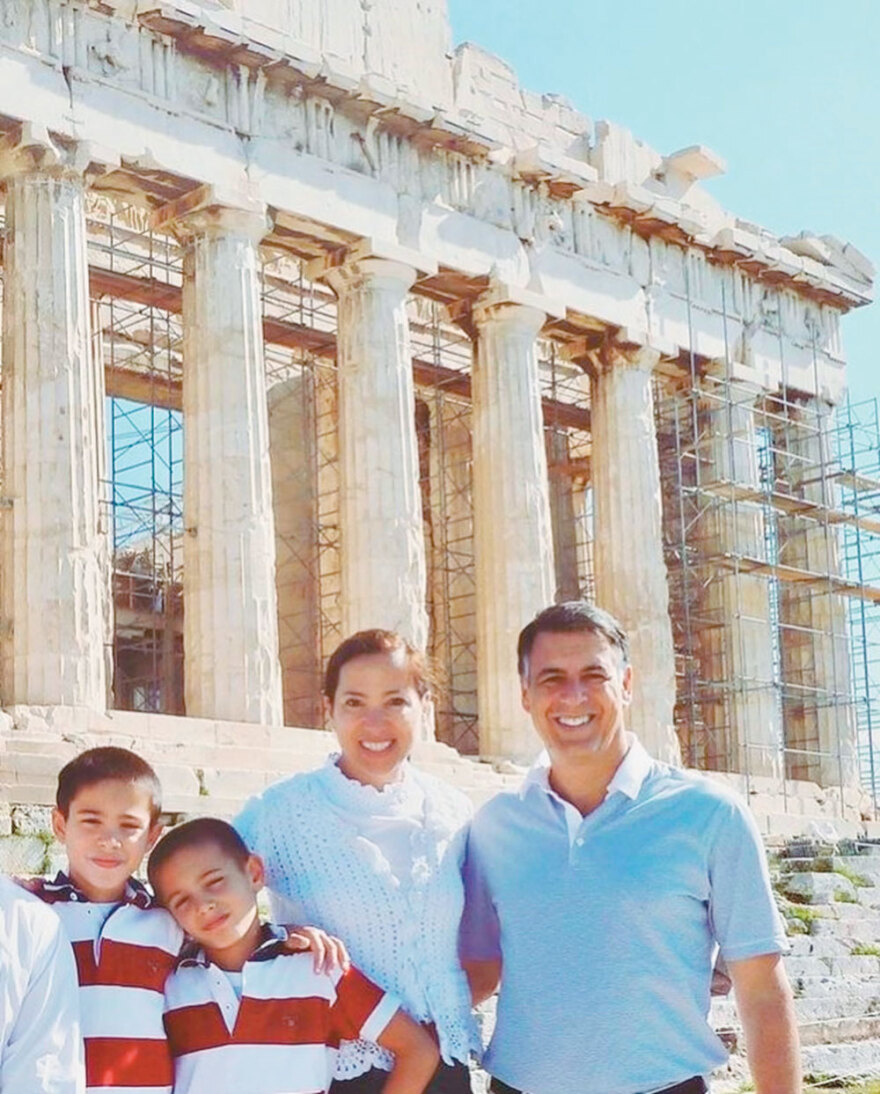 Ελένη Κουναλάκη: Ποια είναι η «σιδηρά κυρία» της Καλιφόρνιας με ρίζες στην Αρκαδία