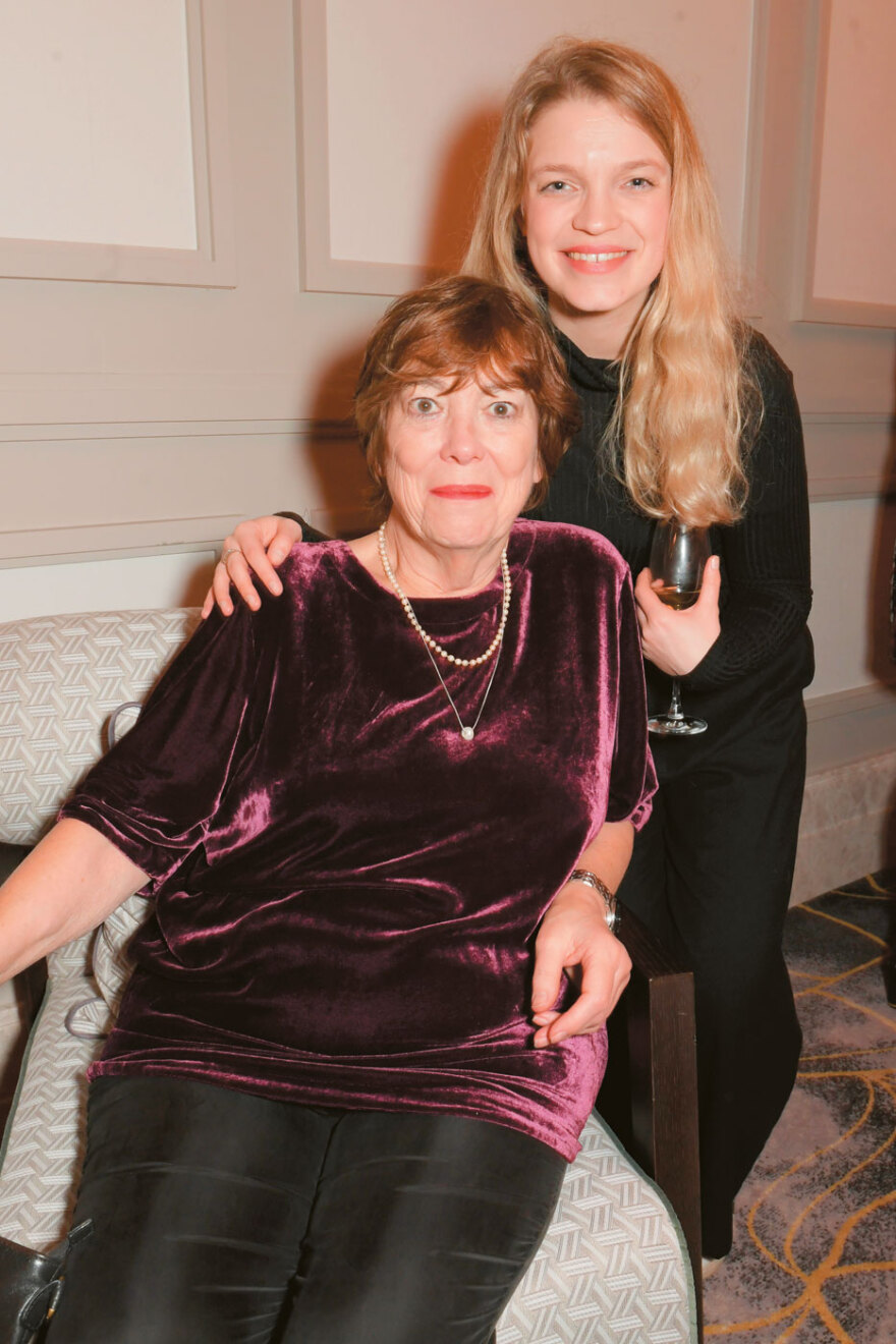 Debbie McWilliams: Εγώ διαλέγω τους Τζέιμς Μπόντ και αυτά είναι τα μυστικά του 