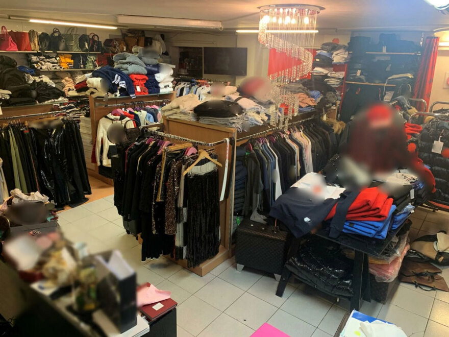 Κολωνάκι και Γλυφάδα φόρεσαν Prada-μαϊμού από... Santa Barbara