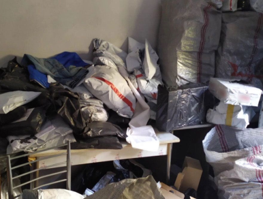 Κολωνάκι και Γλυφάδα φόρεσαν Prada-μαϊμού από... Santa Barbara