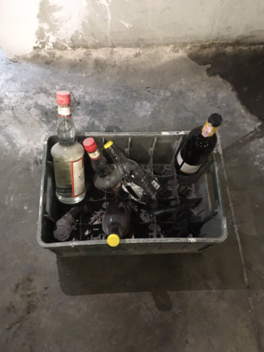 Εξάρχεια: Παραμονές Πολυτεχνείου βρήκαν «οπλοστάσιο» με πέτρες και υλικά για μολότοφ