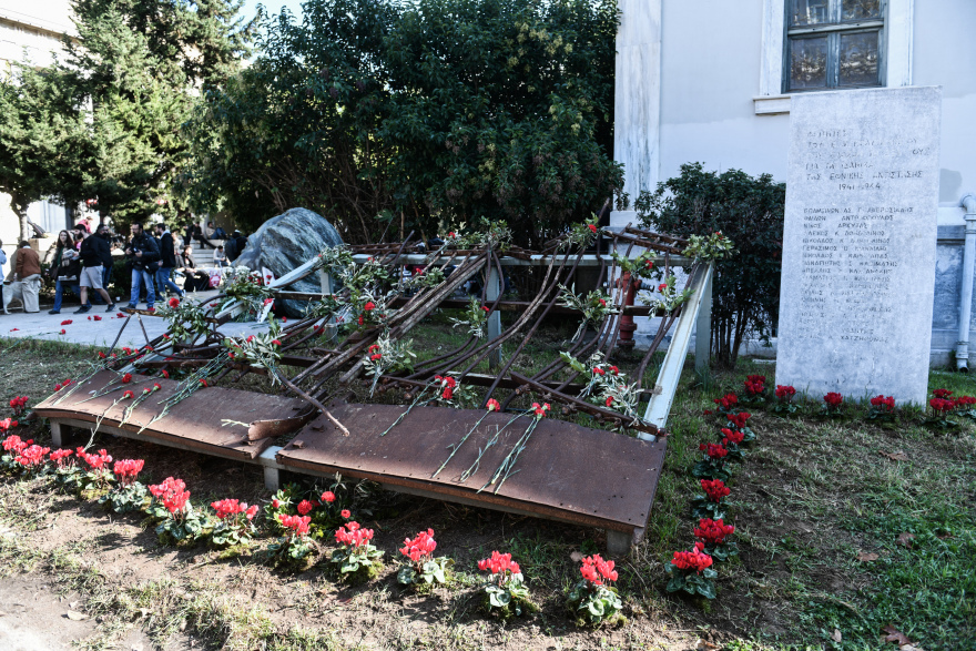Επέτειος Πολυτεχνείου: Άνοιξαν οι πύλες για τον εορτασμό της 49ης επετείου της εξέγερσης	