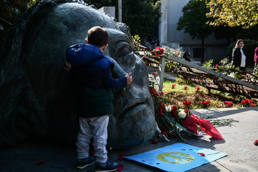 Επέτειος Πολυτεχνείου: Άνοιξαν οι πύλες για τον εορτασμό της 49ης επετείου της εξέγερσης	