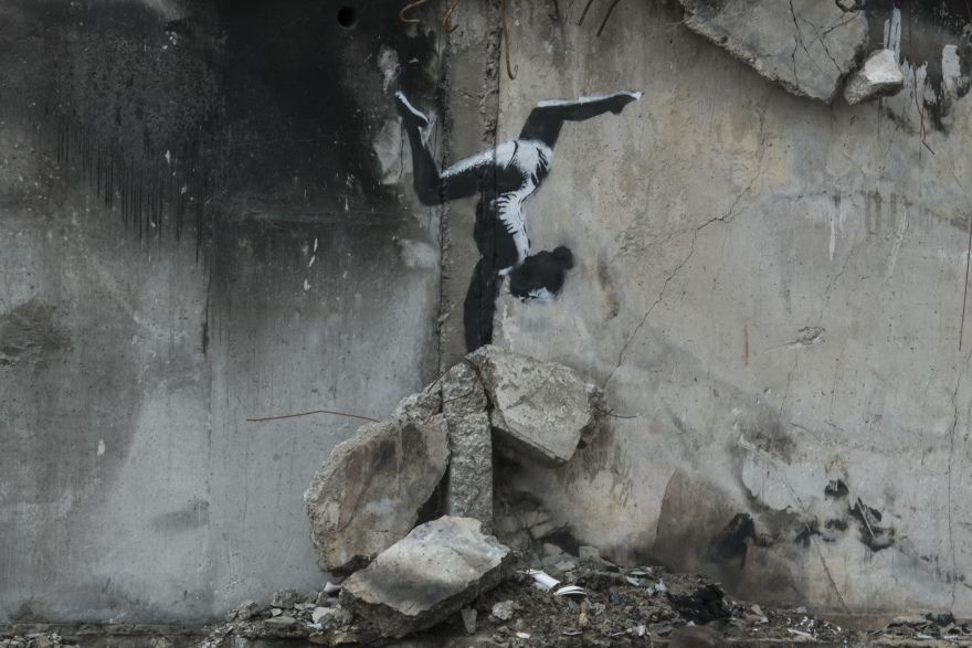 Πόλεμος στην Ουκρανία: Επτά νέα έργα του Banksy σε ερείπια βομβαρδισμένων κτιρίων - Δείτε φωτογραφίες