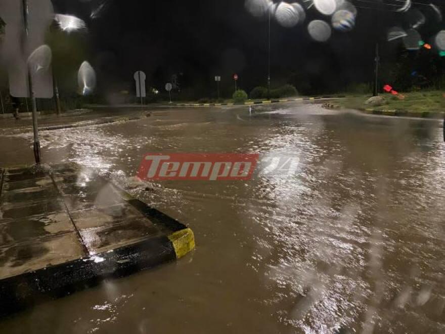 Πάτρα: Προβλήματα από την κακοκαιρία - Πλημμύρισαν δρόμοι, δεκάδες κλήσεις στην Πυροσβεστική