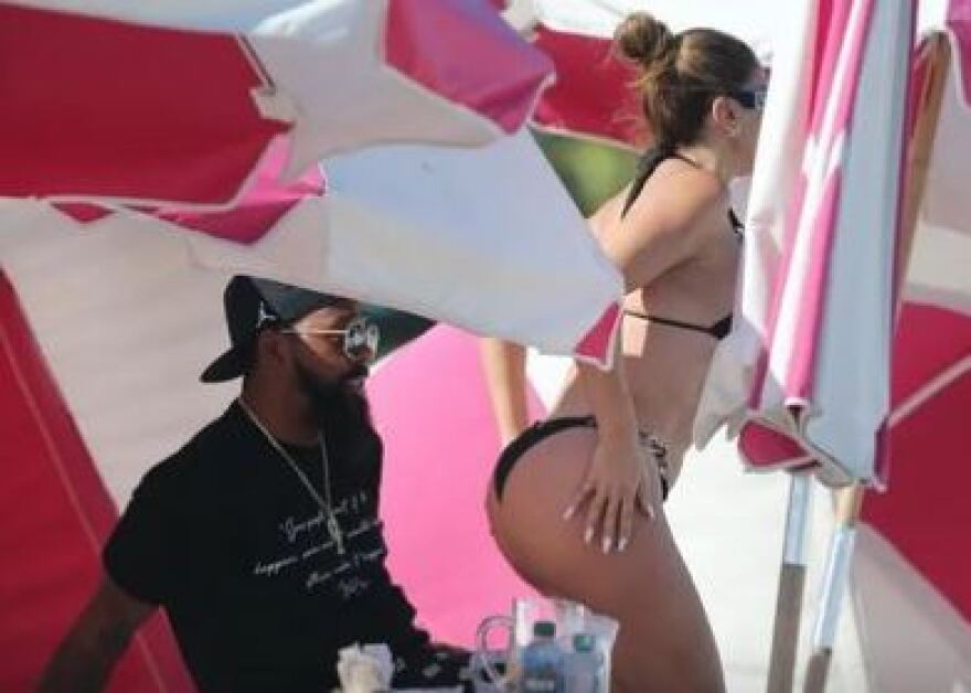  Νέα κοινή εμφάνιση του γιου του Τζόρνταν με την 48χρονη πρώην του Πίπεν 