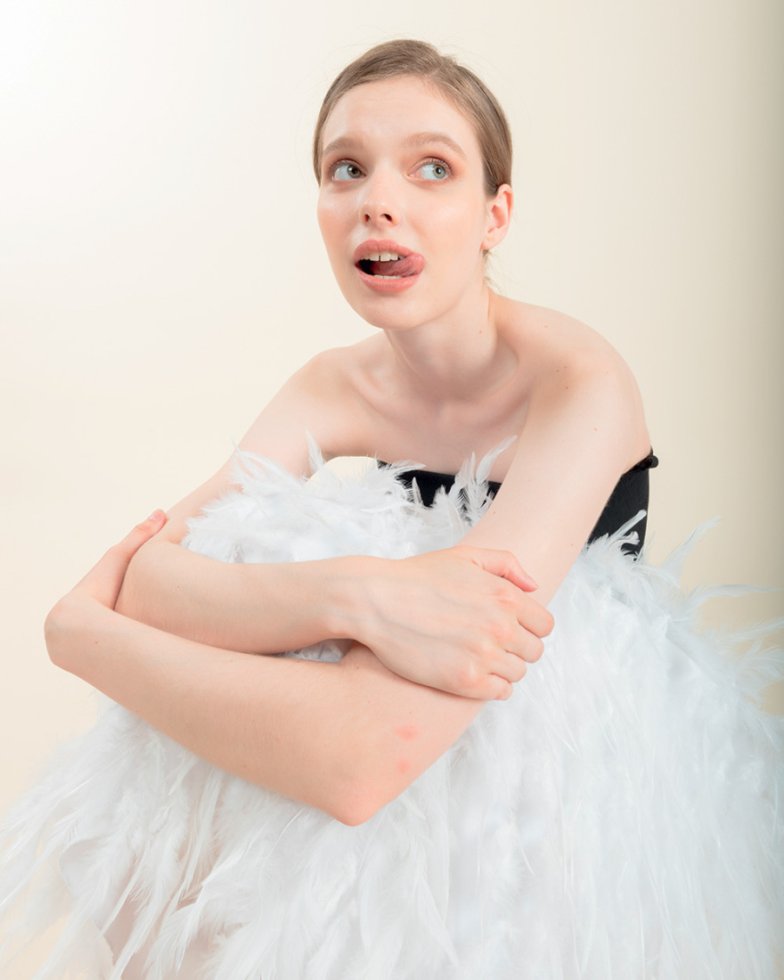 Χριστίνα Βαρώτσου: Μόδα από μετάξι και Swarovski 