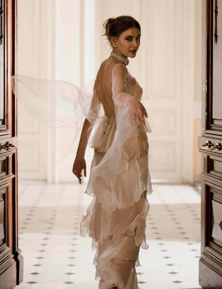 Χριστίνα Βαρώτσου: Μόδα από μετάξι και Swarovski 