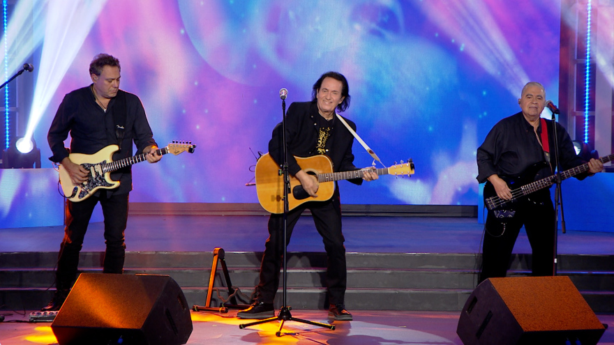 Σπίτι με το MEGA: Καλεσμένος στη μουσική εκπομπή ο Πασχάλης