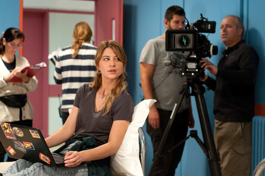 Η πτώση: Φωτογραφίες από τα γυρίσματα της νέας σειράς της ΕΡΤ