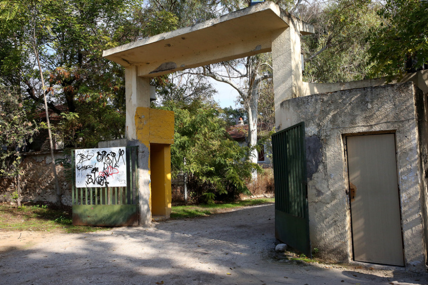 Οδοιπορικό στον χώρο των βασανιστηρίων του ΕΑΤ-ΕΣΑ στον Πειραιά - Δείτε φωτογραφίες