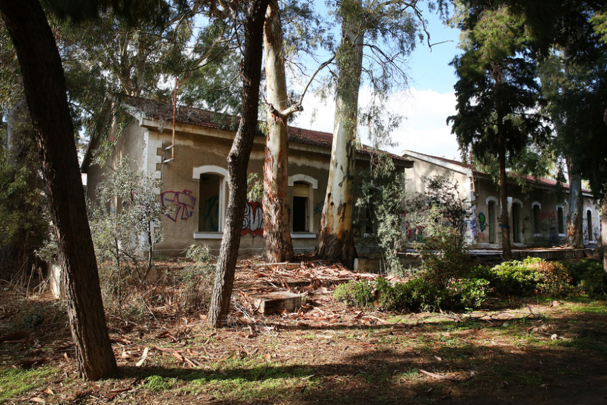 Οδοιπορικό στον χώρο των βασανιστηρίων του ΕΑΤ-ΕΣΑ στον Πειραιά - Δείτε φωτογραφίες