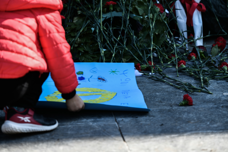 Επέτειος Πολυτεχνείου: Συγκινούν οι παιδικές ζωγραφιές - Δείτε φωτογραφίες