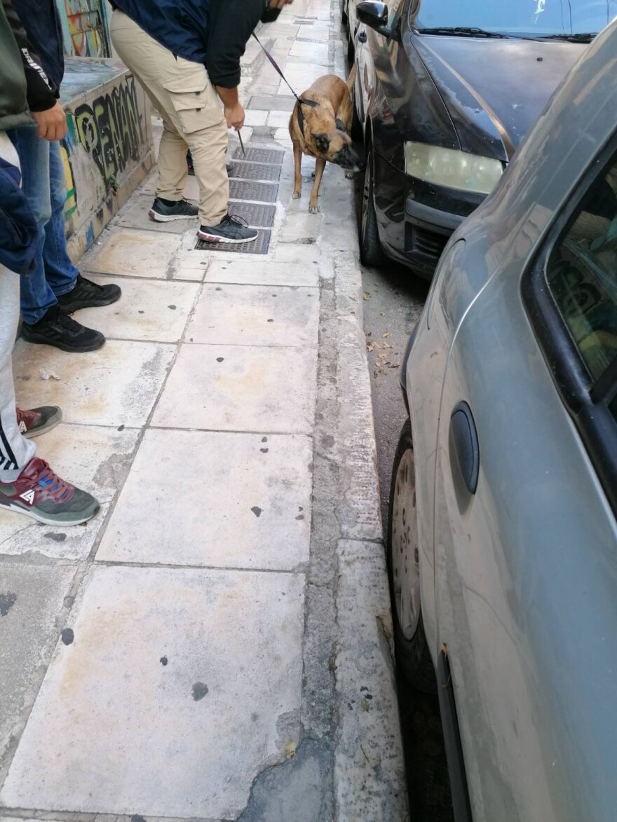 Εξάρχεια: Έρευνα της ΕΛΑΣ για ναρκωτικά ακόμα και σε φρεάτια