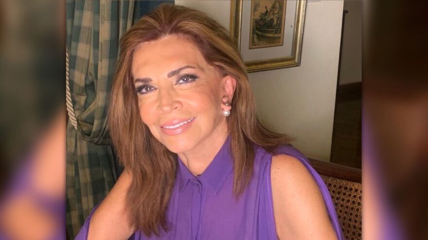 Μιμή Ντενίση: «Tα κάνω όλα μόνη μου και σας πέφτω παράξενη»