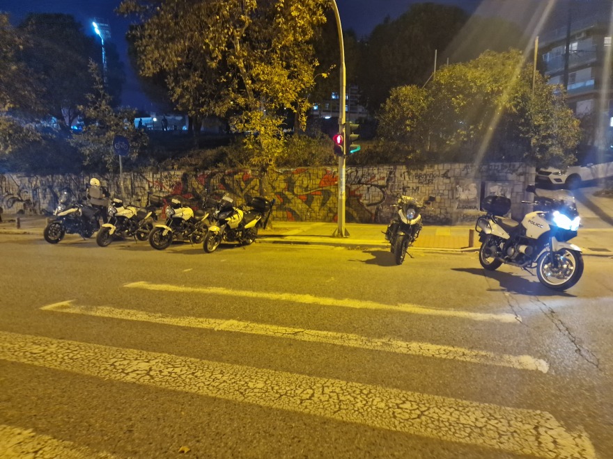 Θεσσαλονίκη: Επίθεση με μολότοφ σε αστυνομικούς έξω από το ΑΠΘ, επτά προσαγωγές - Βίντεο