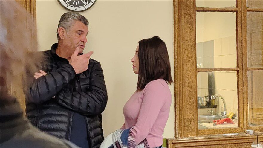 Δολοφονία Γαρυφαλλιάς στη Φολέγανδρο: Με δρακόντεια μέτρα ο δράστης στο δικαστήριο