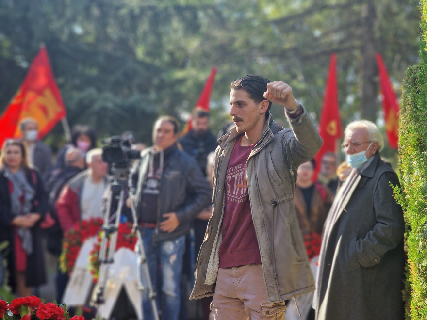 Πολυτεχνείο: Με πυρσούς και συνθήματα η κατάθεση στεφάνων στη Θεσσαλονίκη - Ο «χάρτης» των κινητοποιήσεων