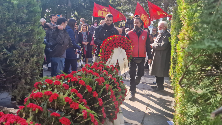 Πολυτεχνείο: Με πυρσούς και συνθήματα η κατάθεση στεφάνων στη Θεσσαλονίκη - Ο «χάρτης» των κινητοποιήσεων