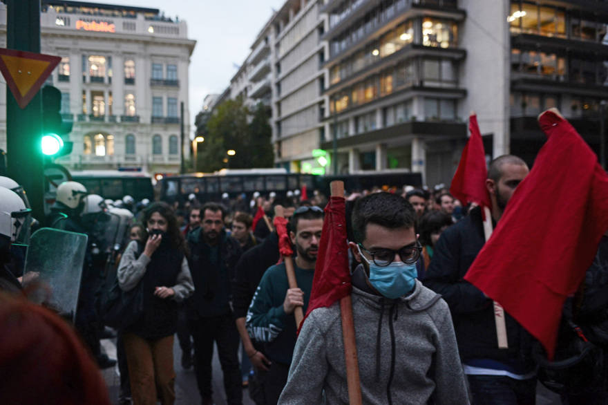 Πολυτεχνείο: Ειρηνική η πορεία στην Αθήνα - Άνοιξαν οι δρόμοι